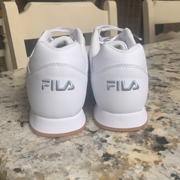 White Fila shoes size 10.5 - Picture 4 of 6